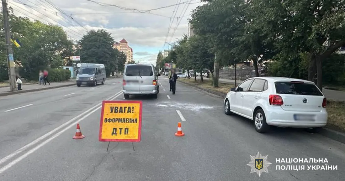 У Чернівецькому районі водійка розбила KIA вщент, злетівши з дороги