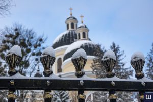 Чернівці після снігопаду: фоторепортаж вулицями міста